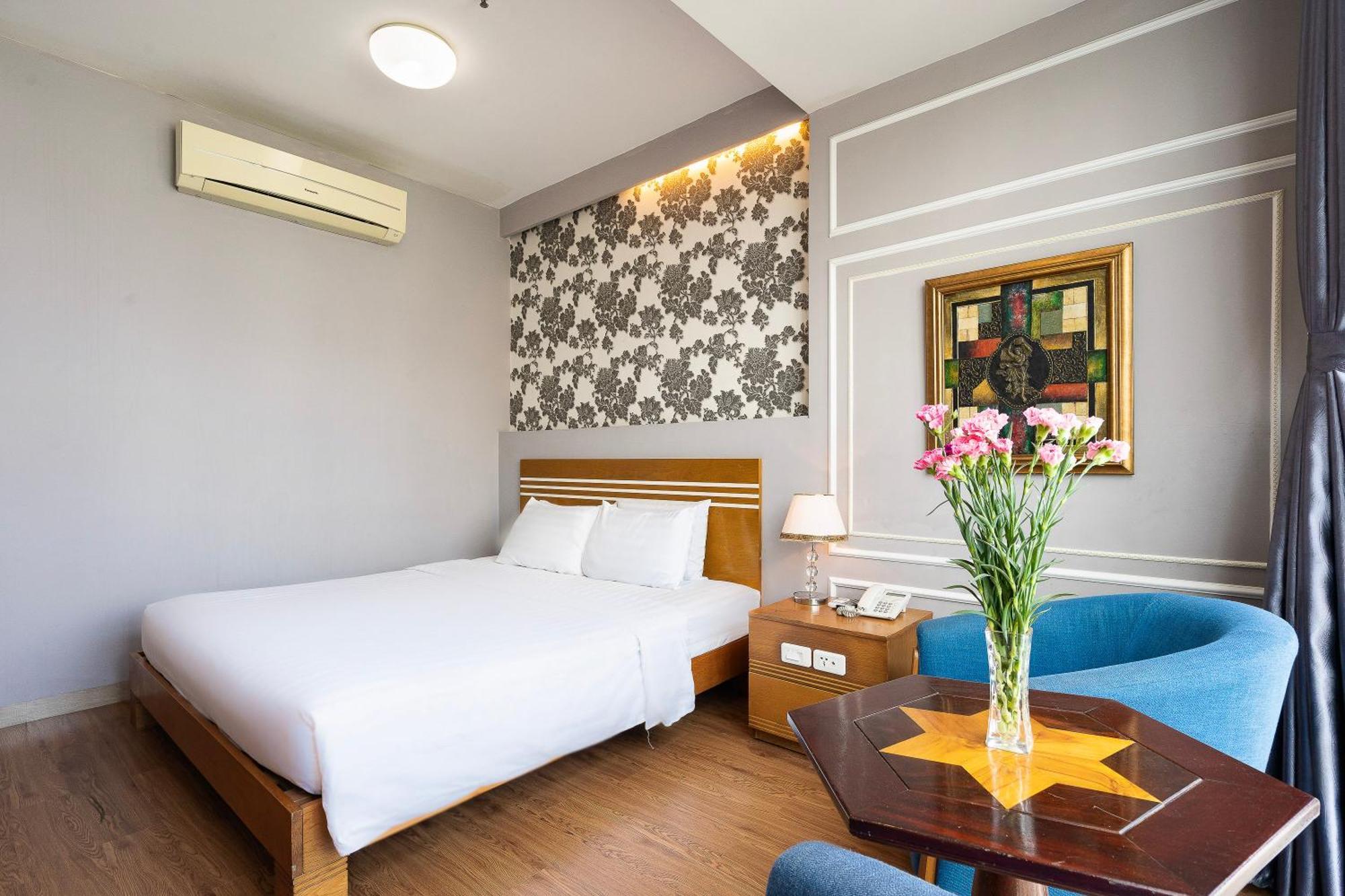 Lucky Star Hotel 266 De Tham Ho Chi Minh-stad Buitenkant foto